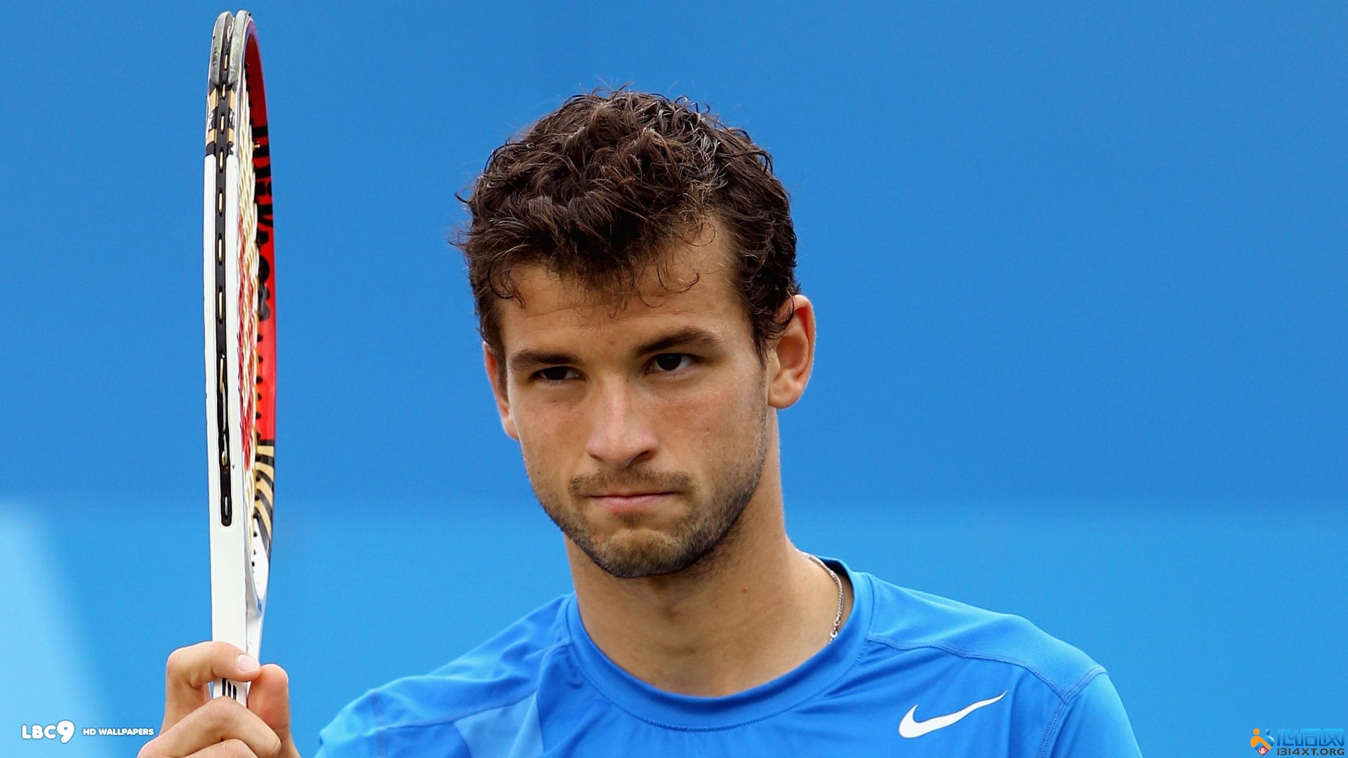 正是背后有 正是背后有