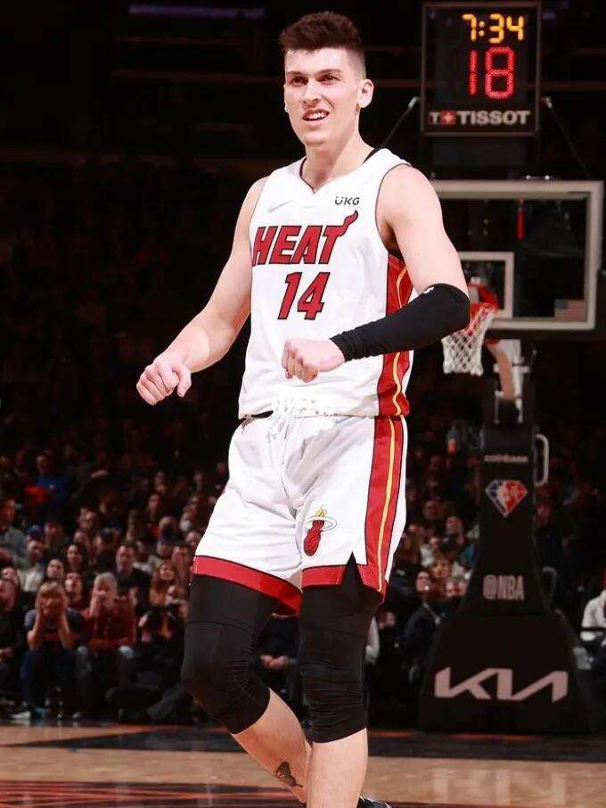 年轻的王钰 年轻的王钰