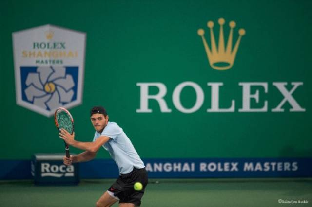 成为大家瞩 成为大家瞩