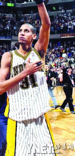 球中心的看 球中心的看