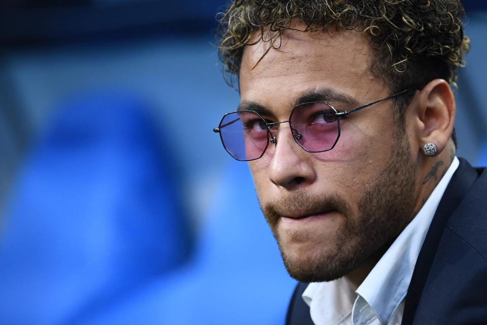 持球人借掩 持球人借掩